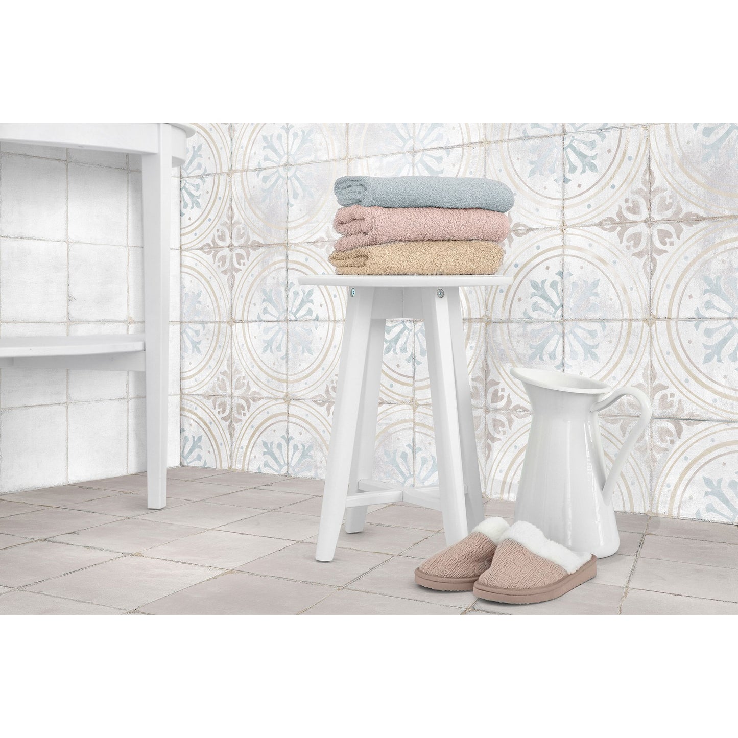 BARCELONA ANTIQUE DECOR